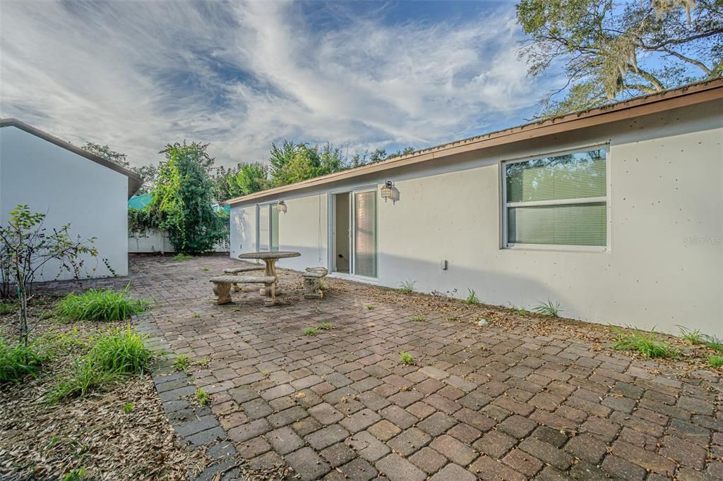 待售: $429,000 (4 贝兹, 3 浴室, 2043 平方英尺)