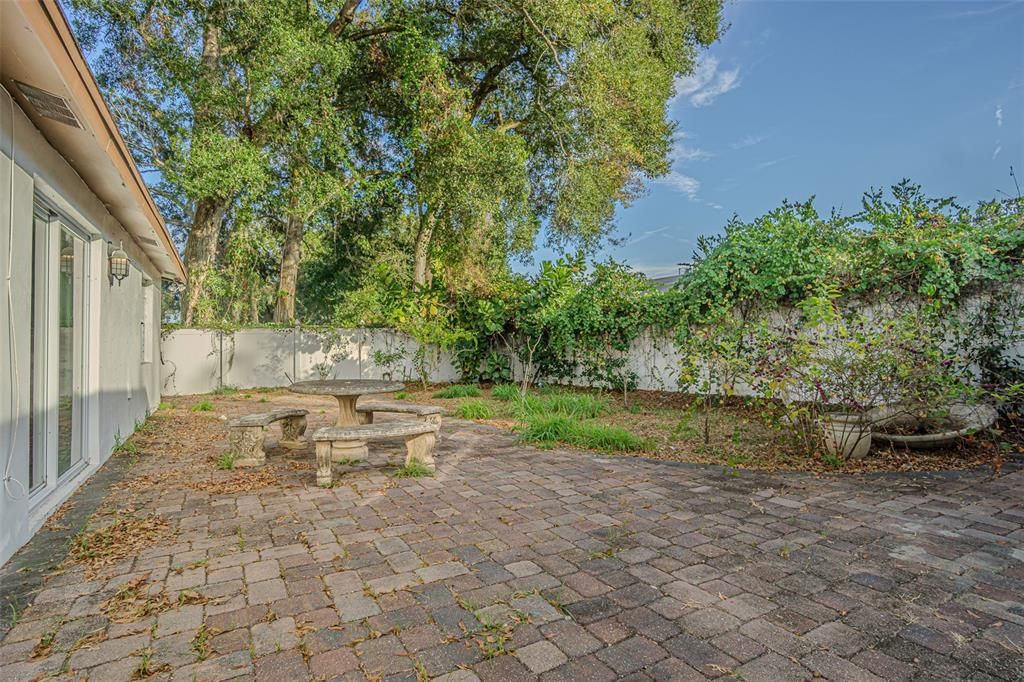 待售: $429,000 (4 贝兹, 3 浴室, 2043 平方英尺)