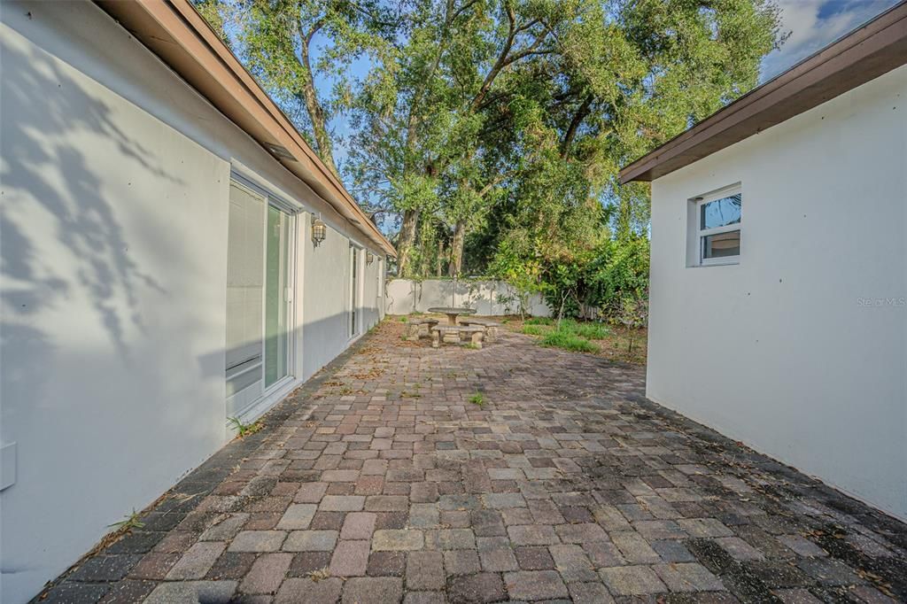 待售: $429,000 (4 贝兹, 3 浴室, 2043 平方英尺)