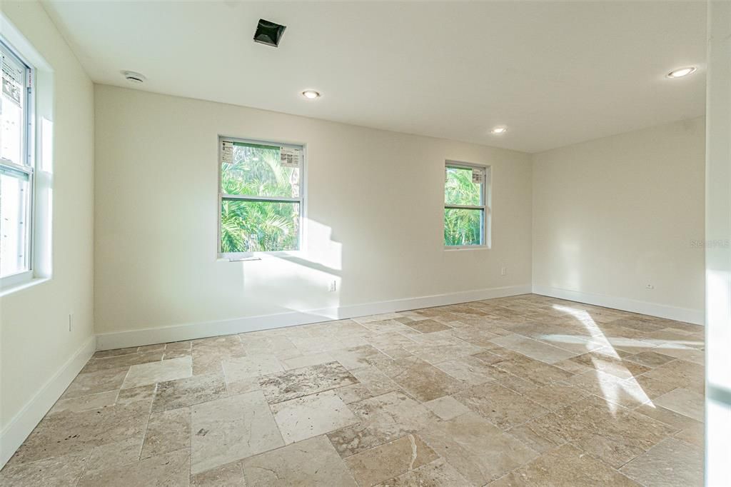 待售: $429,000 (4 贝兹, 3 浴室, 2043 平方英尺)