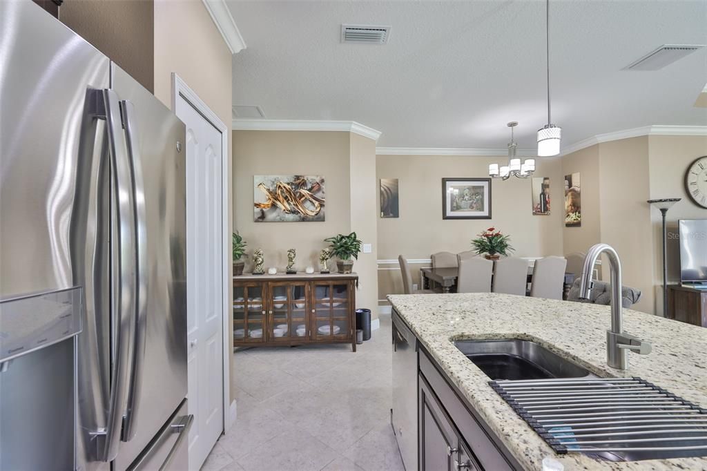 En Venta: $368,000 (2 camas, 2 baños, 1525 Pies cuadrados)