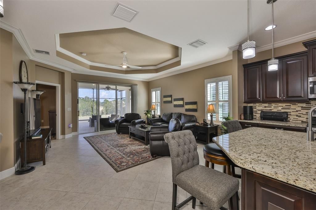 En Venta: $368,000 (2 camas, 2 baños, 1525 Pies cuadrados)