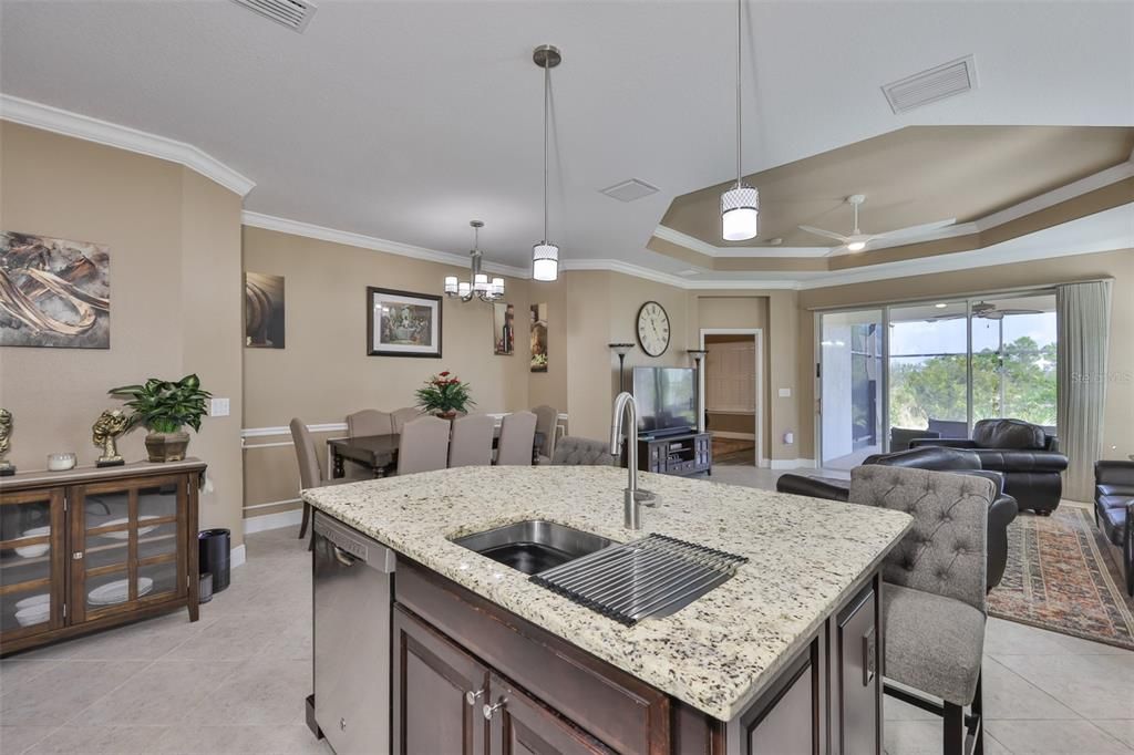 En Venta: $368,000 (2 camas, 2 baños, 1525 Pies cuadrados)