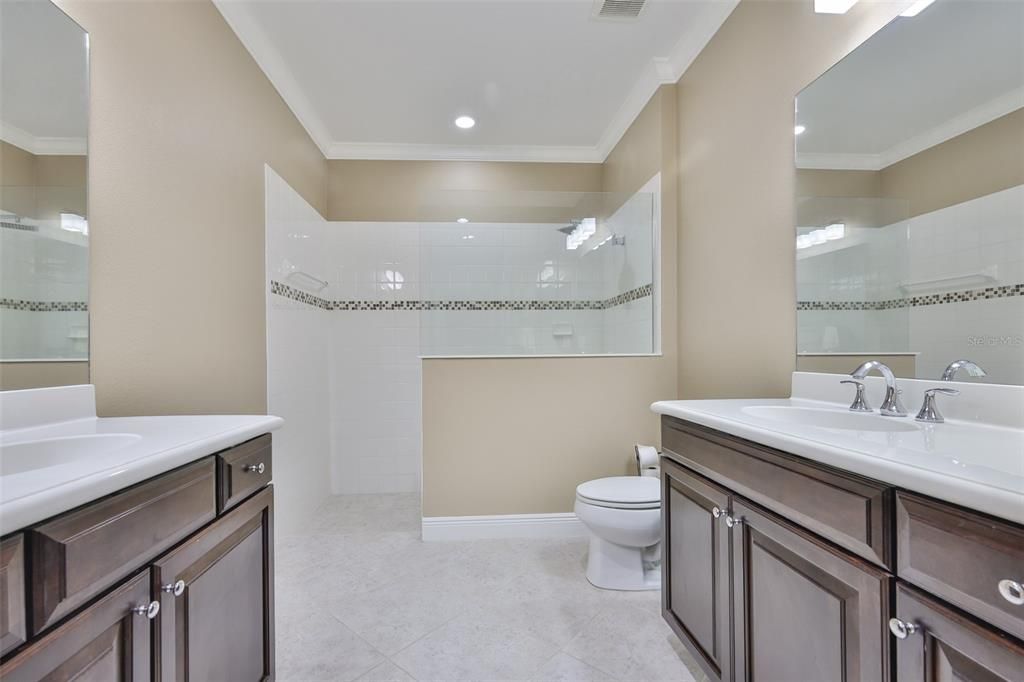 En Venta: $368,000 (2 camas, 2 baños, 1525 Pies cuadrados)