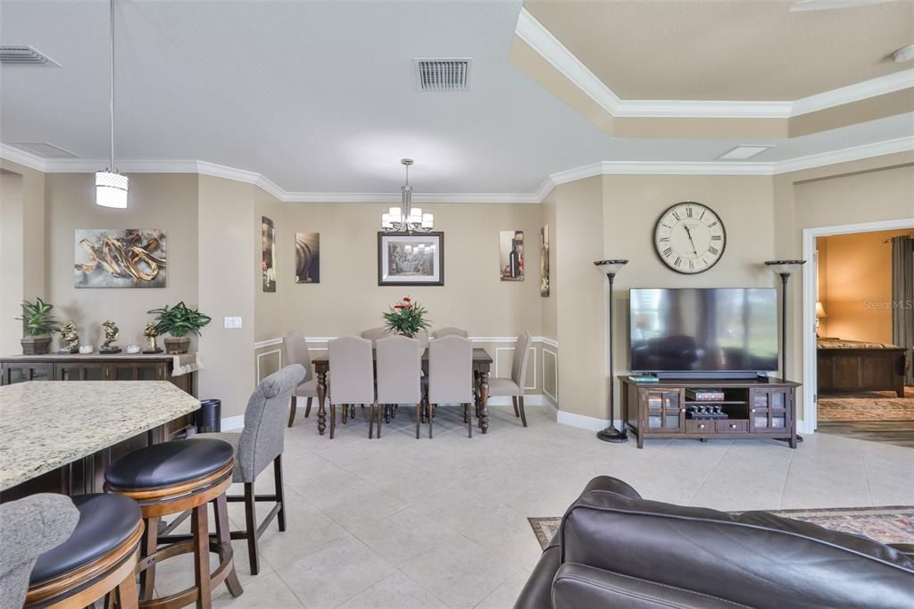 En Venta: $368,000 (2 camas, 2 baños, 1525 Pies cuadrados)