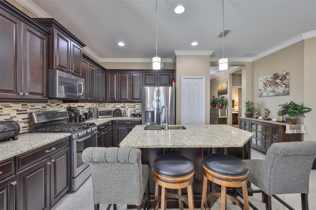 En Venta: $368,000 (2 camas, 2 baños, 1525 Pies cuadrados)