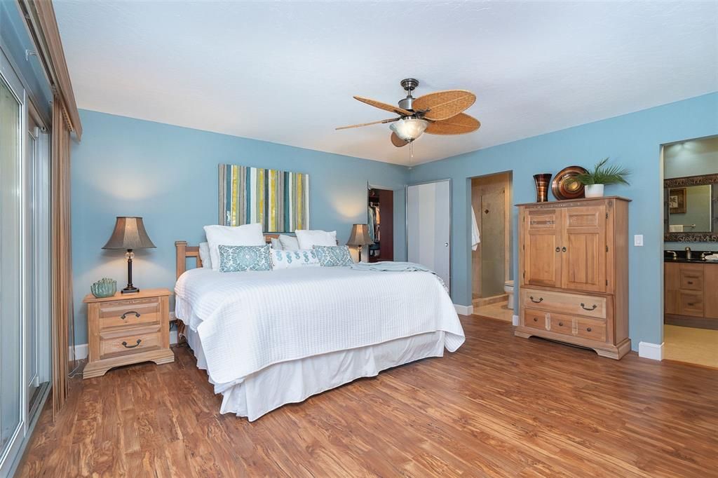 For Sale: $1,675,000 (3 beds, 2 baths, 2166 Square Feet)