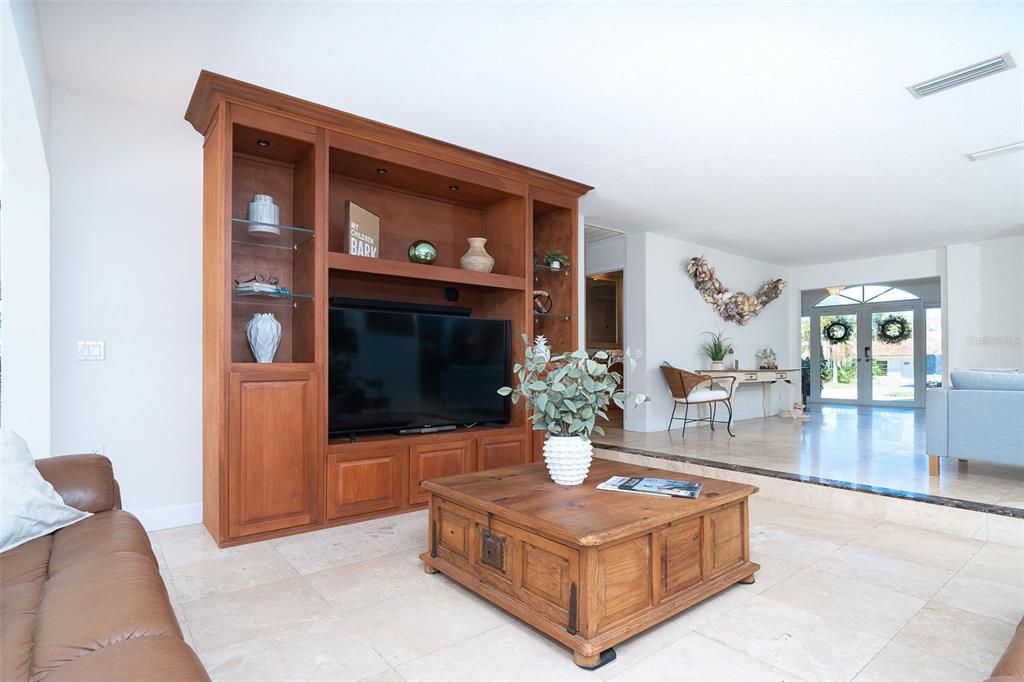 For Sale: $1,675,000 (3 beds, 2 baths, 2166 Square Feet)