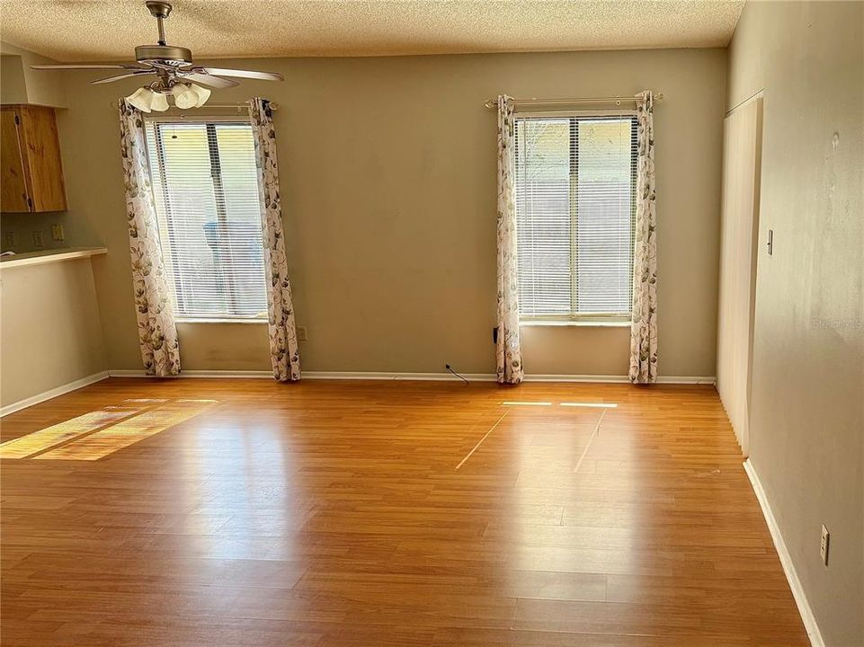 For Rent: $1,900 (3 beds, 2 baths, 1150 Square Feet)