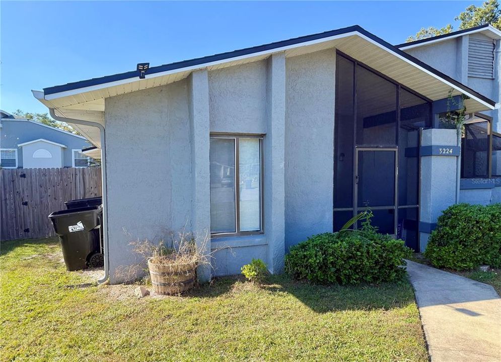 For Rent: $1,900 (3 beds, 2 baths, 1150 Square Feet)