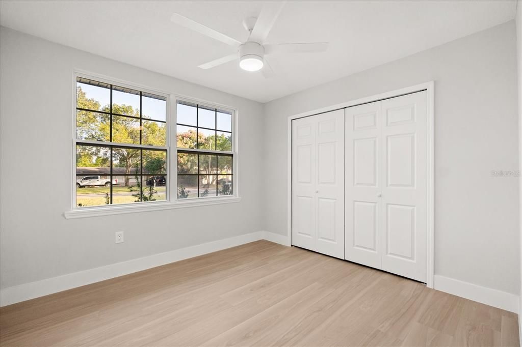 Под контрактом: $545,000 (4 спален, 2 ванн, 1976 Квадратных фут)