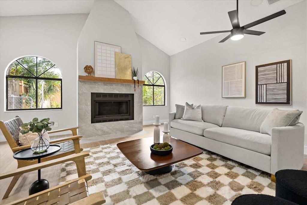 Под контрактом: $545,000 (4 спален, 2 ванн, 1976 Квадратных фут)