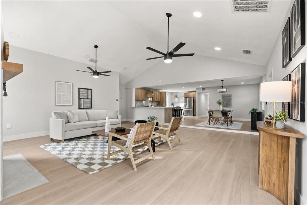 Под контрактом: $545,000 (4 спален, 2 ванн, 1976 Квадратных фут)