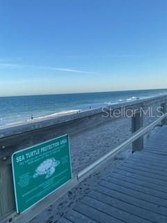 For Sale: $225,900 (2 beds, 2 baths, 994 Square Feet)