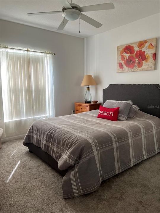 For Sale: $225,900 (2 beds, 2 baths, 994 Square Feet)