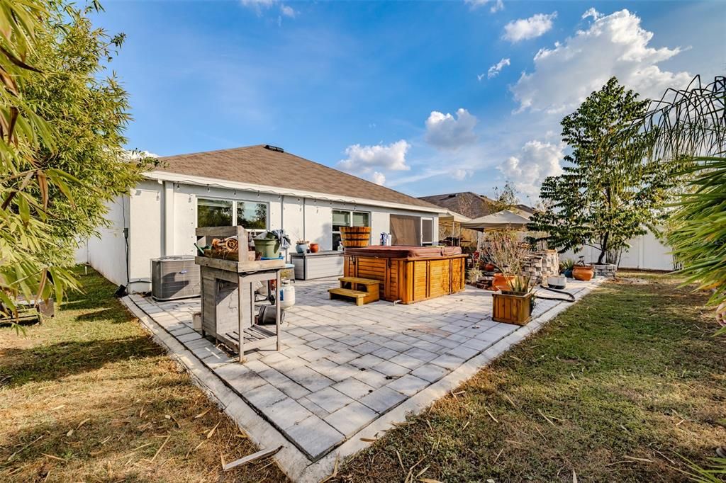 На продажу: $310,000 (3 спален, 2 ванн, 1676 Квадратных фут)