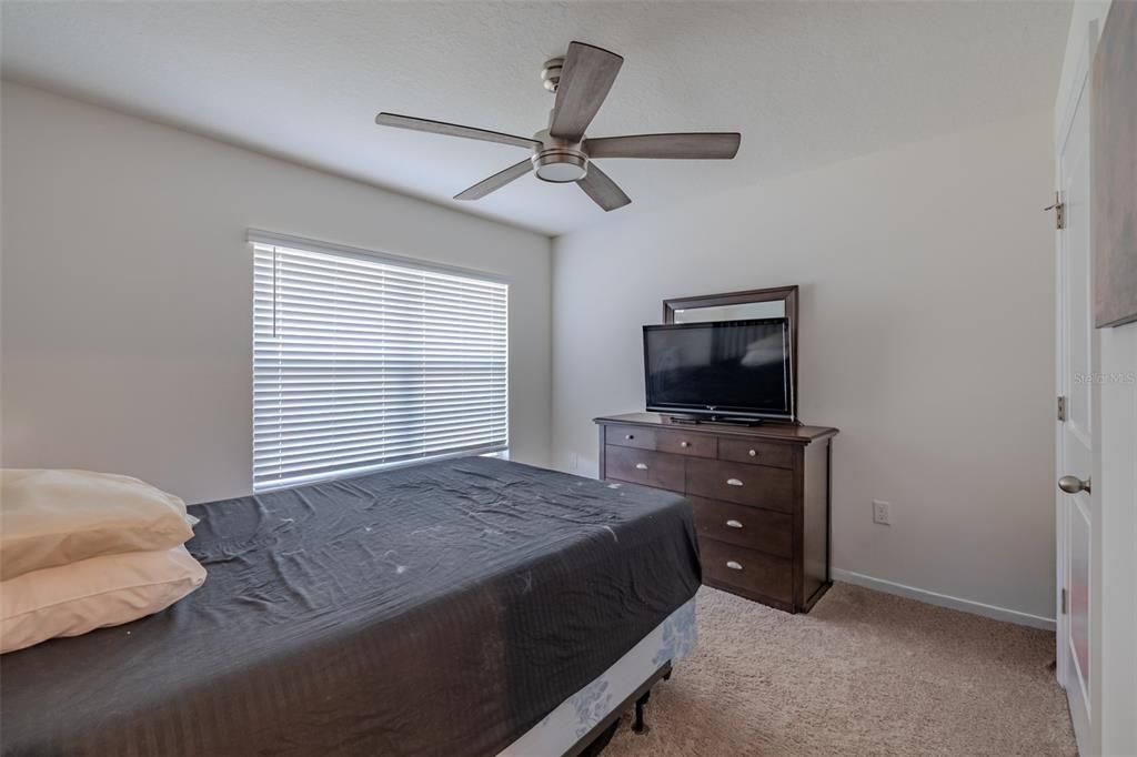 На продажу: $310,000 (3 спален, 2 ванн, 1676 Квадратных фут)