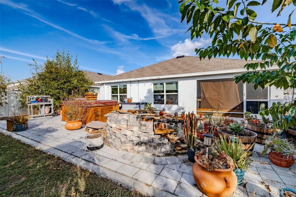 На продажу: $310,000 (3 спален, 2 ванн, 1676 Квадратных фут)