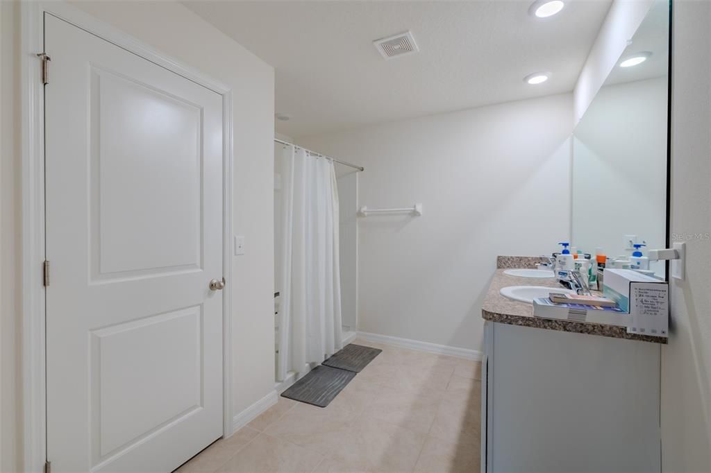 На продажу: $310,000 (3 спален, 2 ванн, 1676 Квадратных фут)