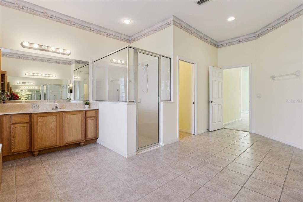 For Sale: $375,000 (3 beds, 2 baths, 2692 Square Feet)