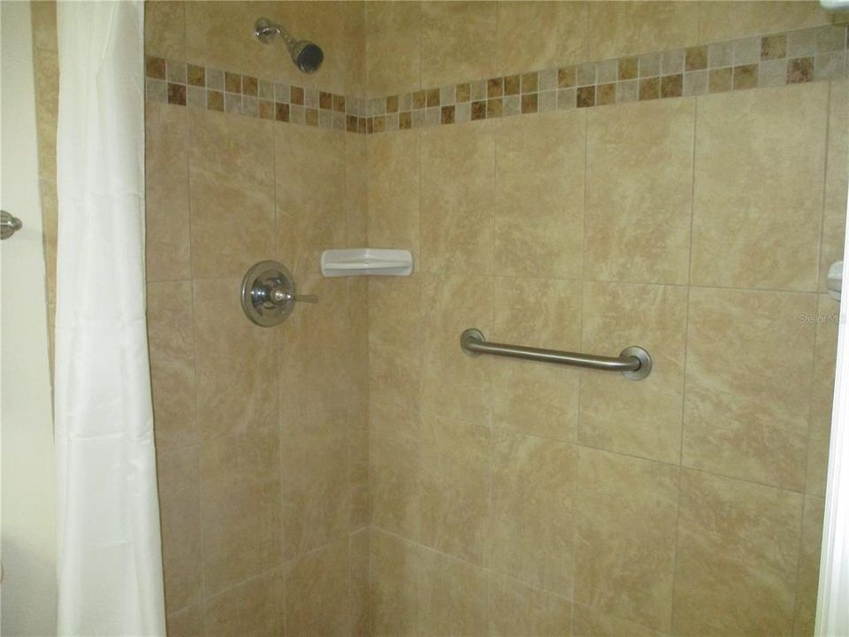 For Rent: $1,850 (2 beds, 2 baths, 1390 Square Feet)