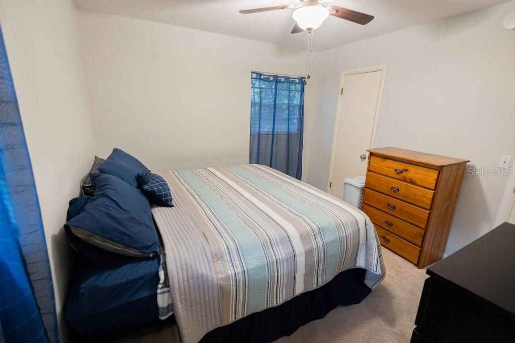 待售: $240,000 (5 贝兹, 2 浴室, 1865 平方英尺)