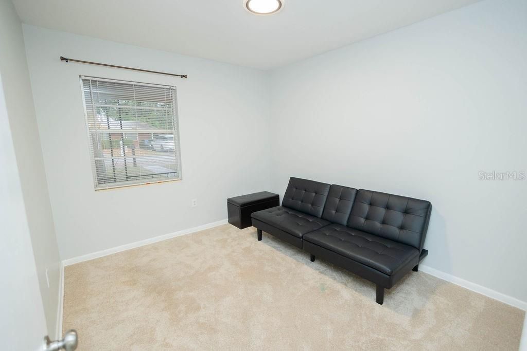 待售: $240,000 (5 贝兹, 2 浴室, 1865 平方英尺)