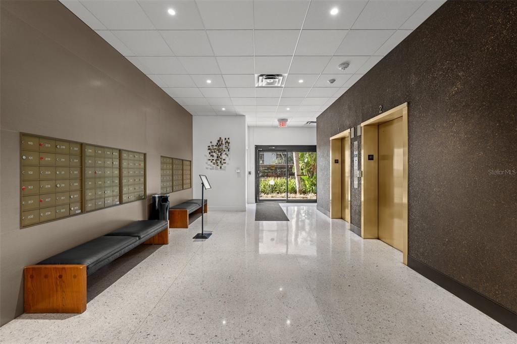 На продажу: $480,000 (2 спален, 2 ванн, 1104 Квадратных фут)