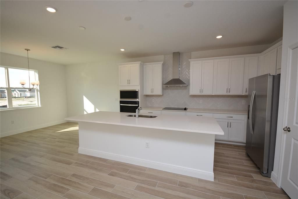 En Renta: $3,200 (4 camas, 3 baños, 2525 Pies cuadrados)