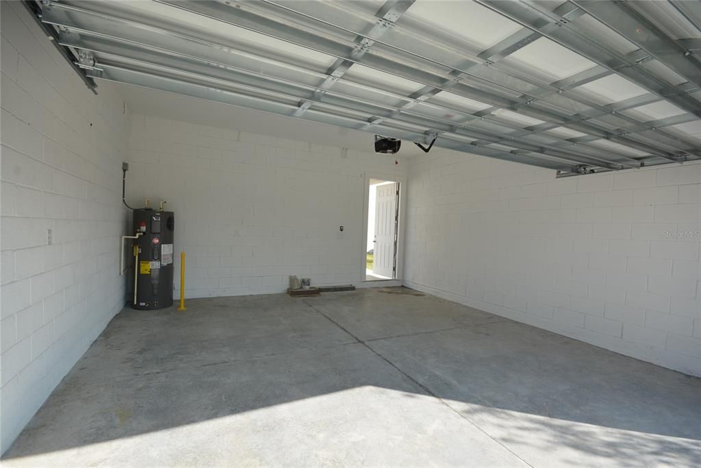 En Renta: $3,200 (4 camas, 3 baños, 2525 Pies cuadrados)