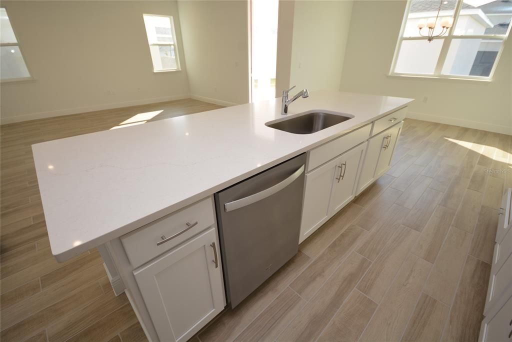 En Renta: $3,200 (4 camas, 3 baños, 2525 Pies cuadrados)