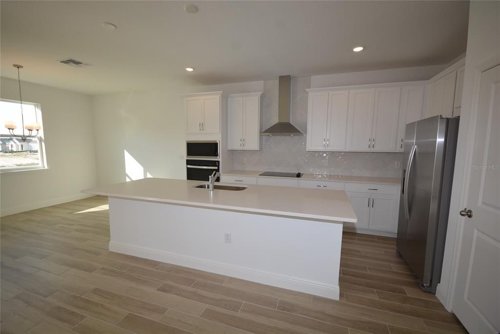 En Renta: $3,200 (4 camas, 3 baños, 2525 Pies cuadrados)