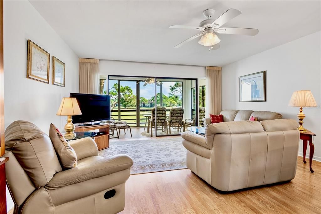 En Venta: $269,000 (2 camas, 2 baños, 1344 Pies cuadrados)