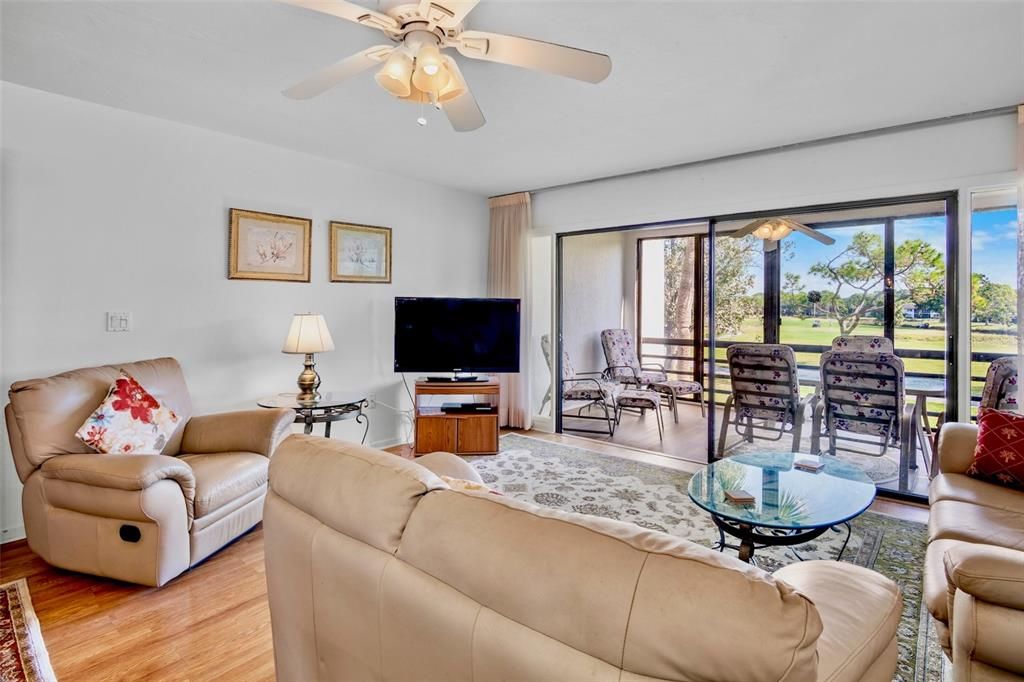 En Venta: $269,000 (2 camas, 2 baños, 1344 Pies cuadrados)