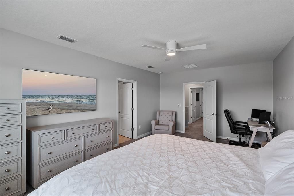 En Venta: $459,000 (5 camas, 3 baños, 2696 Pies cuadrados)