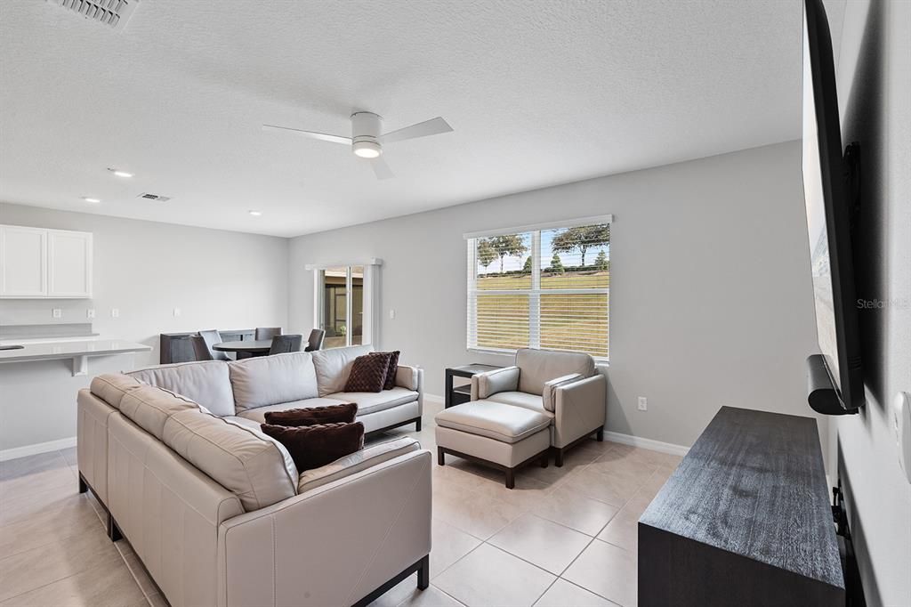 En Venta: $459,000 (5 camas, 3 baños, 2696 Pies cuadrados)