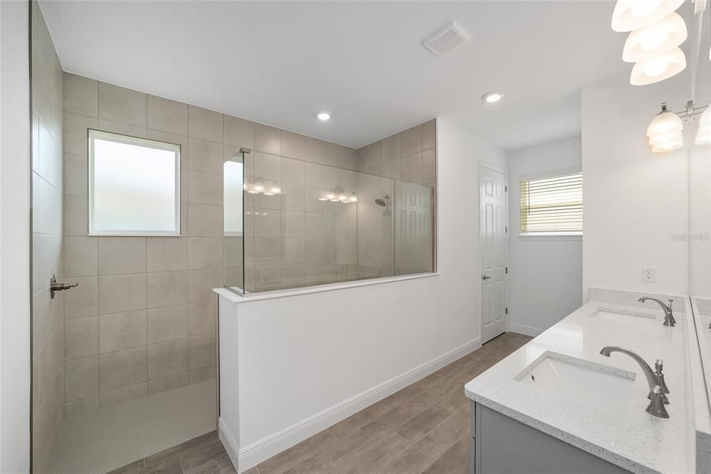 待售: $442,000 (2 贝兹, 2 浴室, 2493 平方英尺)