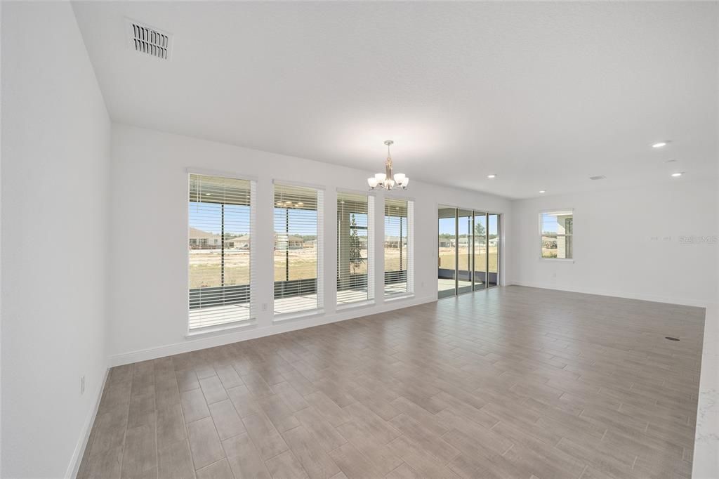 待售: $442,000 (2 贝兹, 2 浴室, 2493 平方英尺)