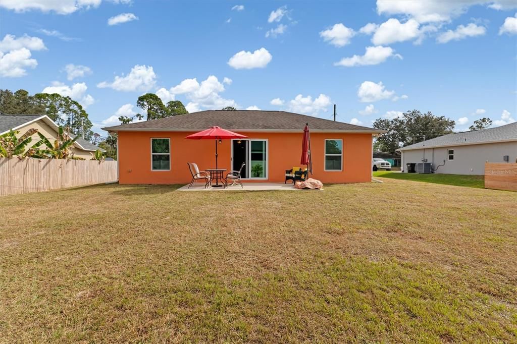 На продажу: $250,000 (3 спален, 2 ванн, 1264 Квадратных фут)