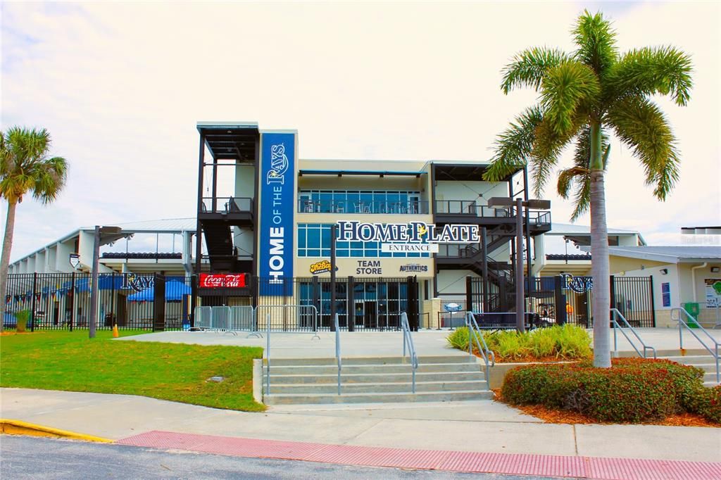 合同活跃: $250,000 (3 贝兹, 2 浴室, 1264 平方英尺)