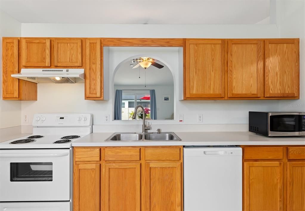 На продажу: $250,000 (3 спален, 2 ванн, 1264 Квадратных фут)