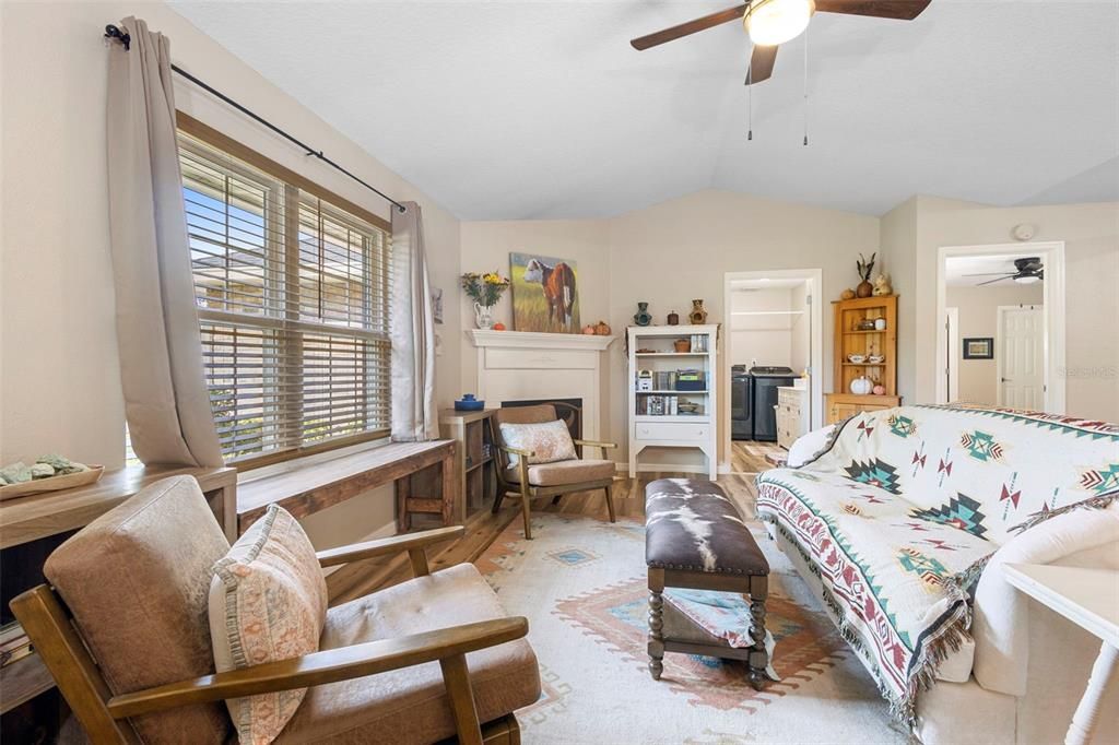 En Venta: $369,900 (3 camas, 2 baños, 1575 Pies cuadrados)