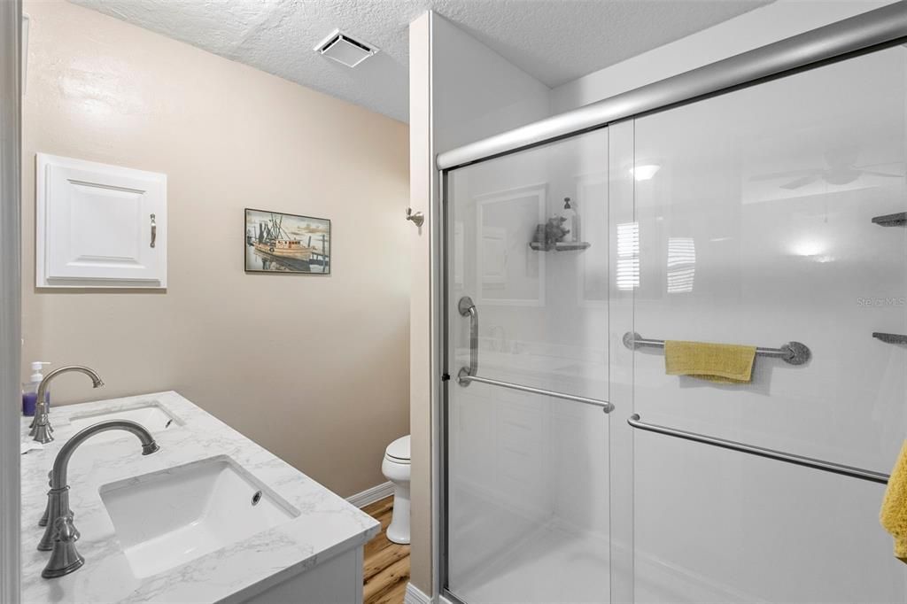 En Venta: $369,900 (3 camas, 2 baños, 1575 Pies cuadrados)