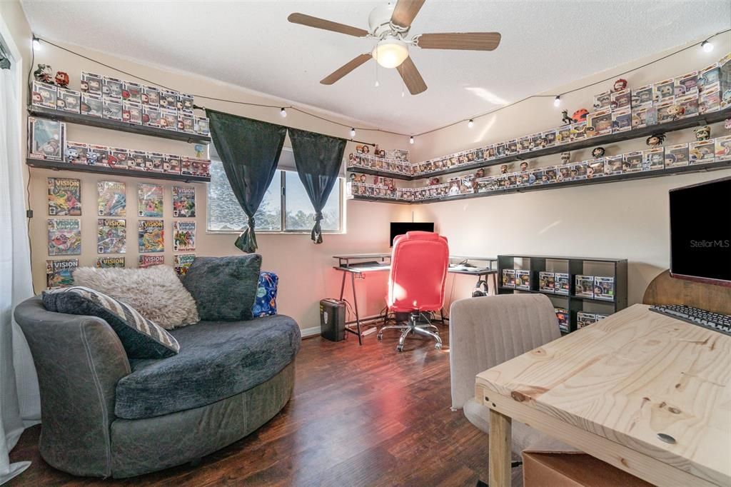 For Sale: $410,000 (4 beds, 2 baths, 1959 Square Feet)