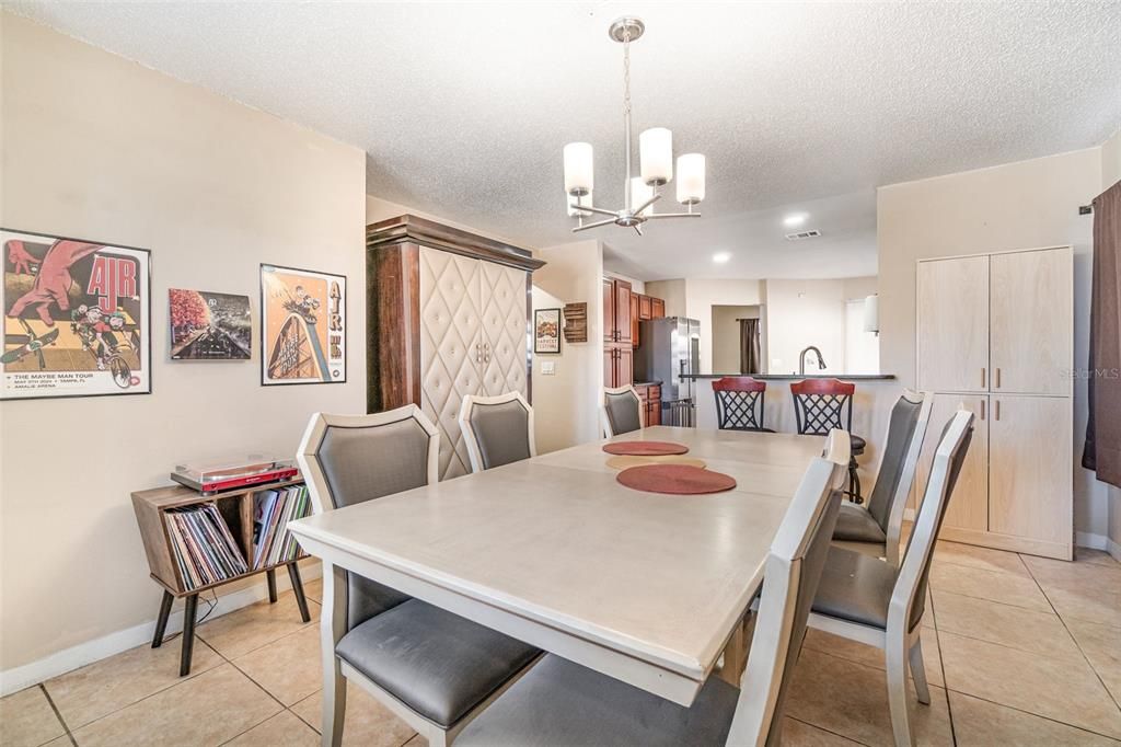 For Sale: $410,000 (4 beds, 2 baths, 1959 Square Feet)