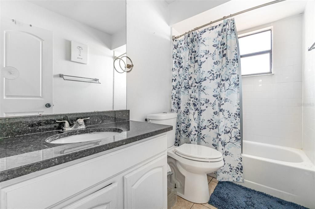 For Sale: $410,000 (4 beds, 2 baths, 1959 Square Feet)