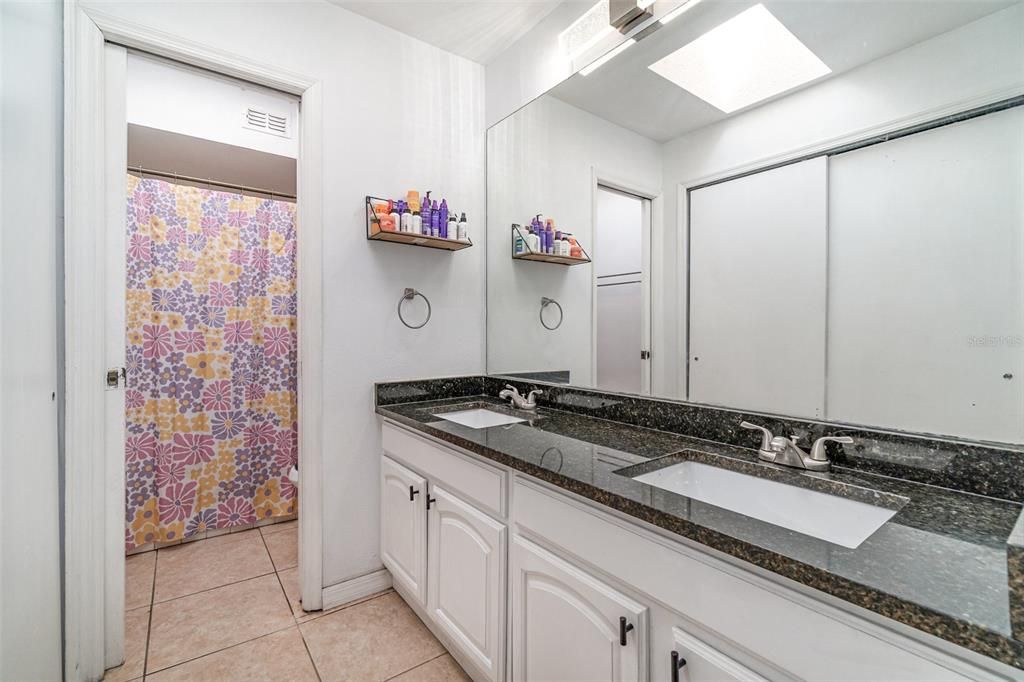 For Sale: $410,000 (4 beds, 2 baths, 1959 Square Feet)