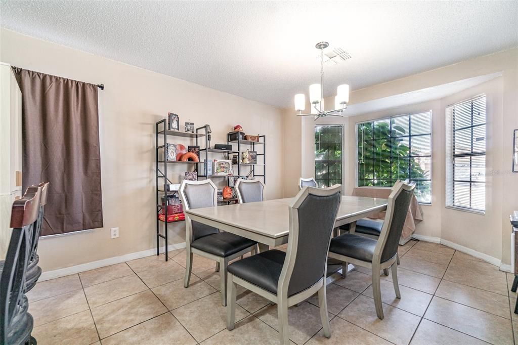 For Sale: $410,000 (4 beds, 2 baths, 1959 Square Feet)