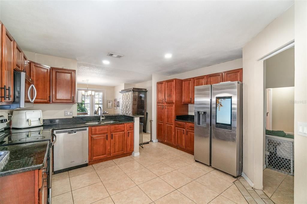 For Sale: $410,000 (4 beds, 2 baths, 1959 Square Feet)