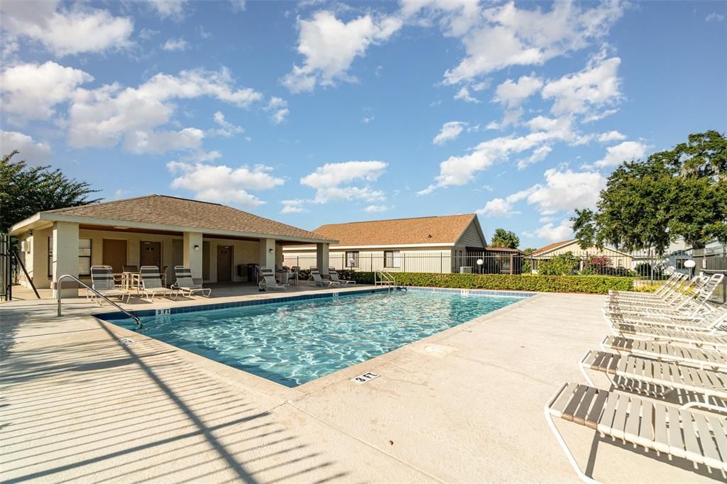 For Sale: $410,000 (4 beds, 2 baths, 1959 Square Feet)